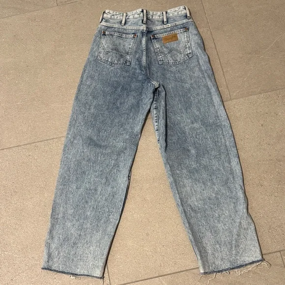Women’s Wrangler Barrel 652 High Rise Jeans - Picture 3 of 5